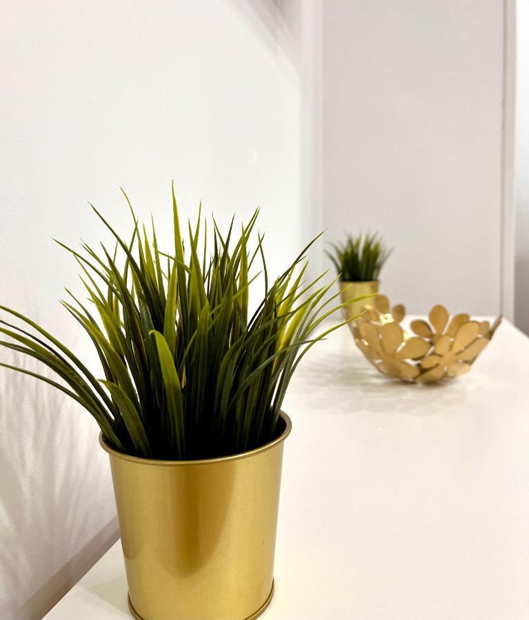 Maximilian Dreams 2 Apartment Madrid Luaran gambar